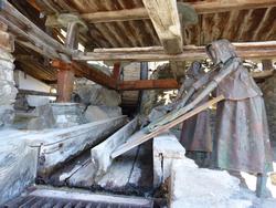 Click to see big picture (1024x768 pixels; 148 KB)