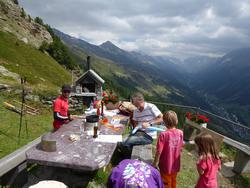 Click to see big picture (1024x768 pixels; 139 KB)