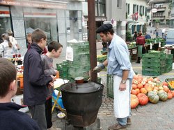 Click to see big picture (667x500 pixels; 112 KB)