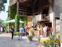 1341.jpg (231553 bytes)