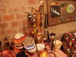 Click to see big picture (700x525 pixels; 44 KB)